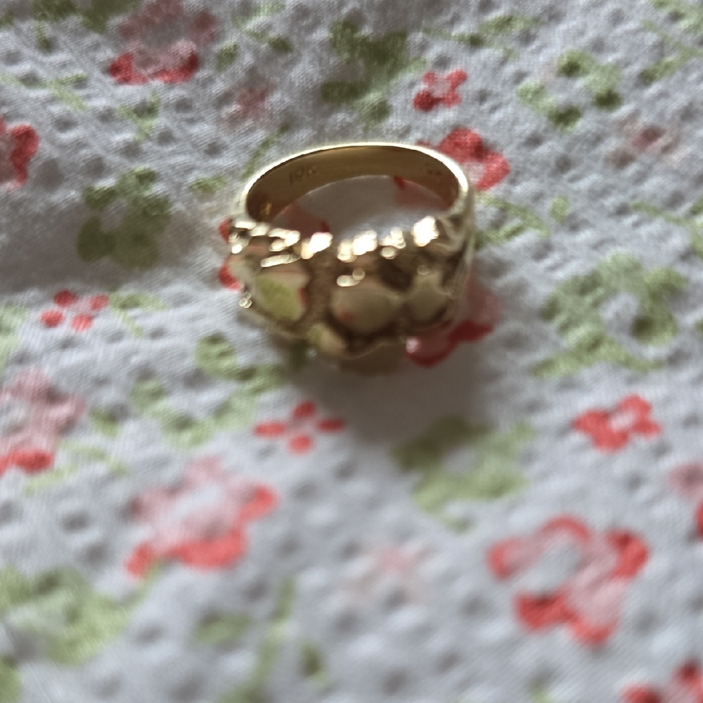 Elegant Gold Ring